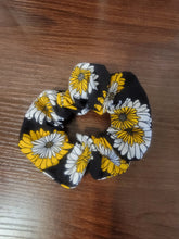Load image into Gallery viewer, Scrunchie
